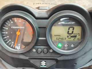 Suzuki bandit 650 semicarenada