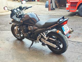 Suzuki bandit 650 semicarenada