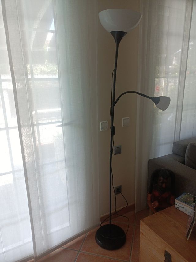 lampara pie Ikea 2 luces