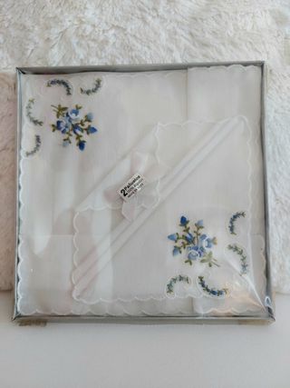 PAÑUELOS BORDADOS