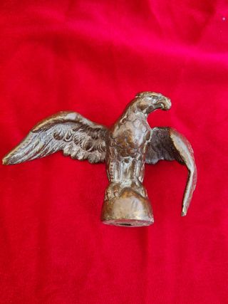 Antigua punta de bandera aguila alemana