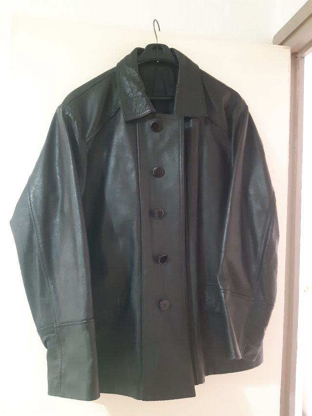 Chaquetón de cuero.