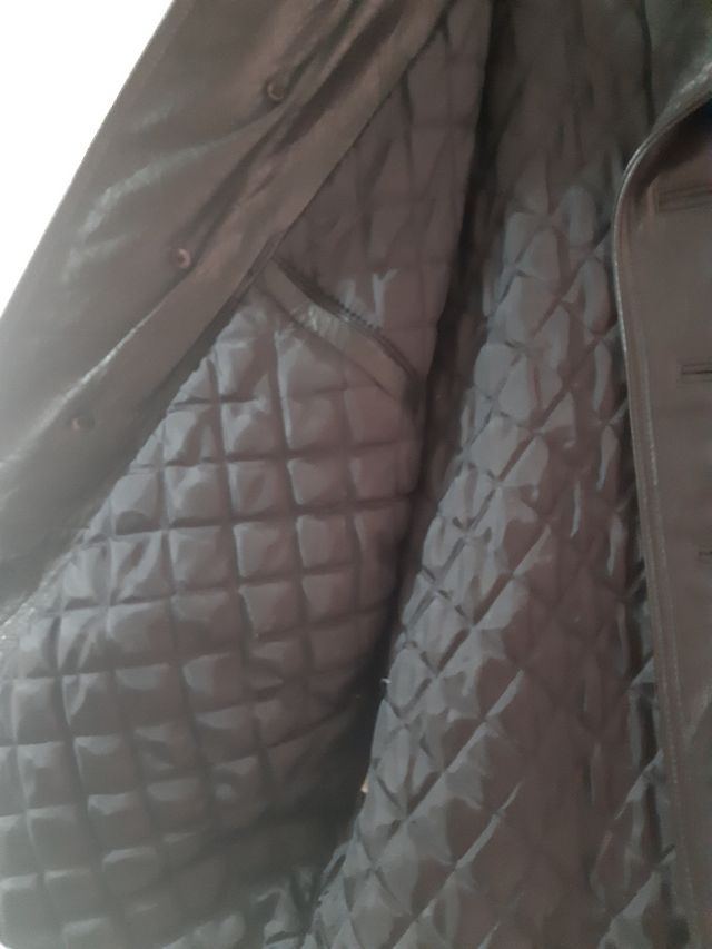 Chaquetón de cuero.