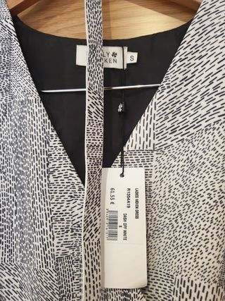 Vestido corto con cinturón