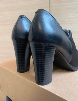 Zapatos con tacón de piel