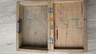 Antigua caja costura de madera