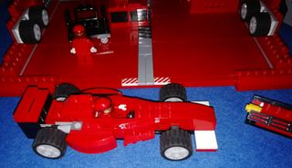 LOTE LEGO ESCUDERIA FERRARI REF. 8654 + 8185