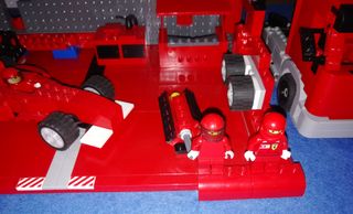 LOTE LEGO ESCUDERIA FERRARI REF. 8654 + 8185