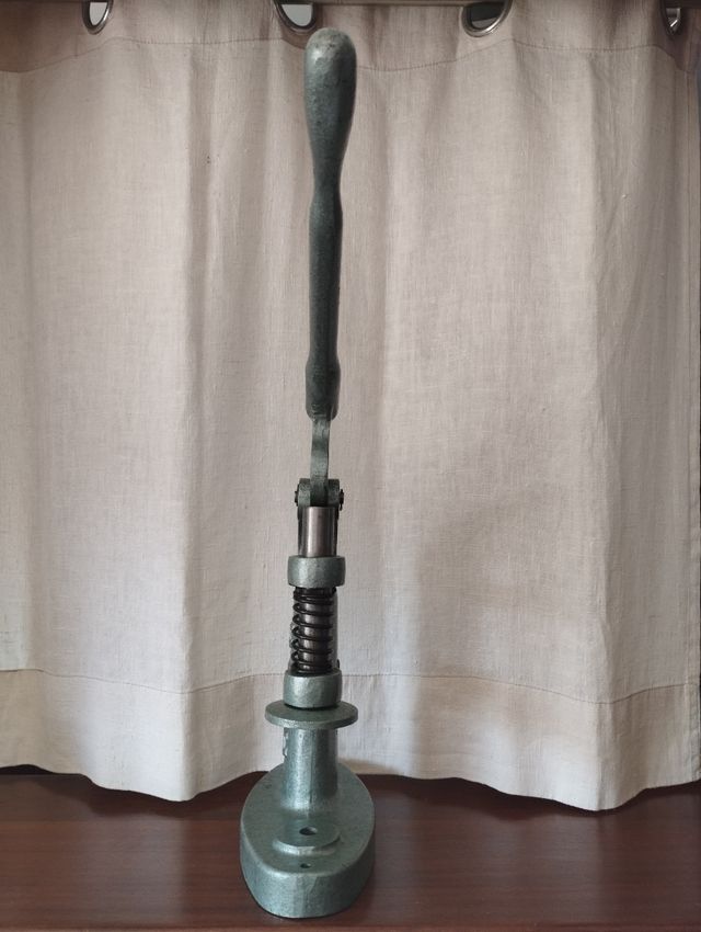 Máquina Remachadora