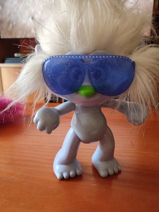 trolls muñeco brillantinas 