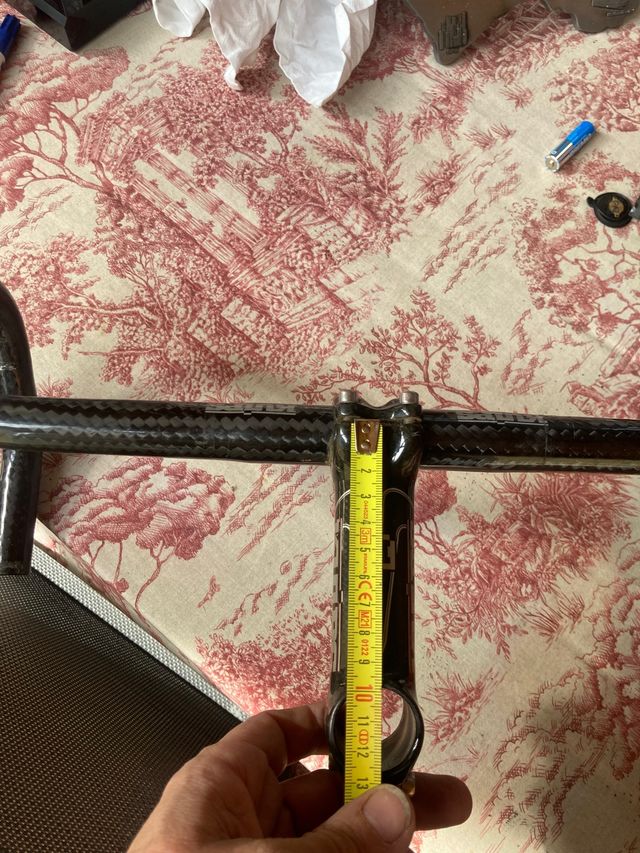 Manillar de carbono de 42