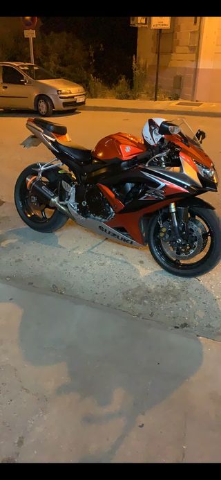 Suzuki gsxr 600 k8