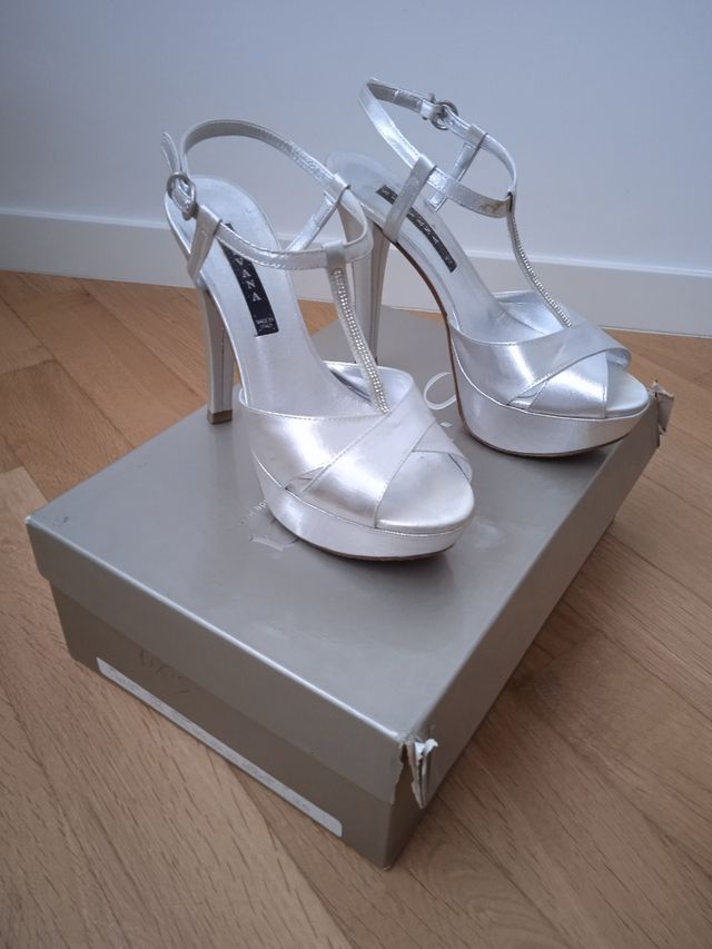 Sandali argento con plateau e strass. Silvana