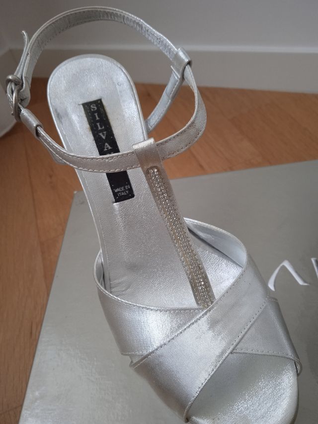 Sandali argento con plateau e strass. Silvana