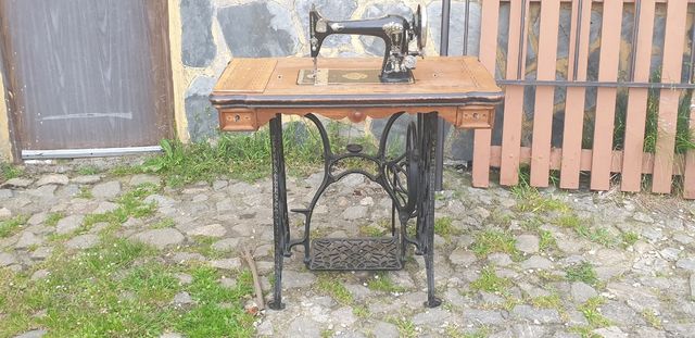 Maquina Coser Antigua