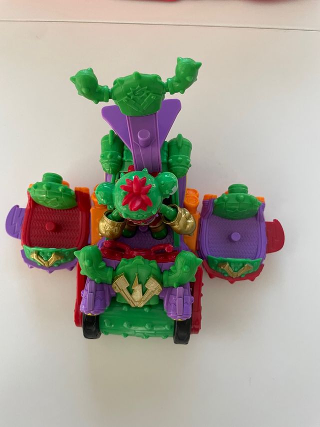 Superthings Battle Arena + Spike Roller