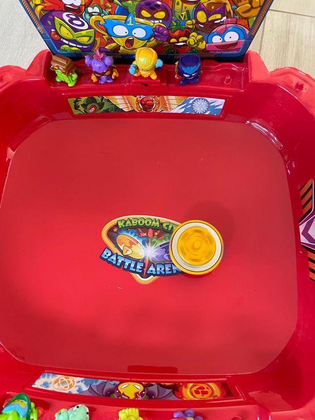 Superthings Battle Arena + Spike Roller