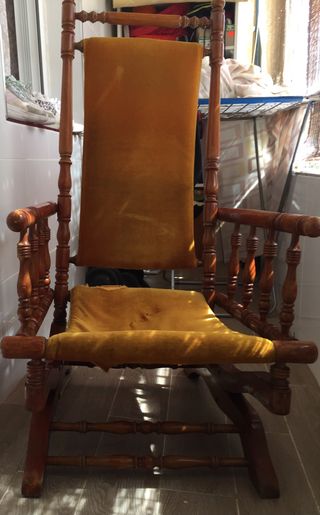 Vendo silla balance madera de Roble antigua 100año