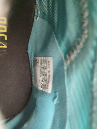 Bota de futbol Adidas Predator.