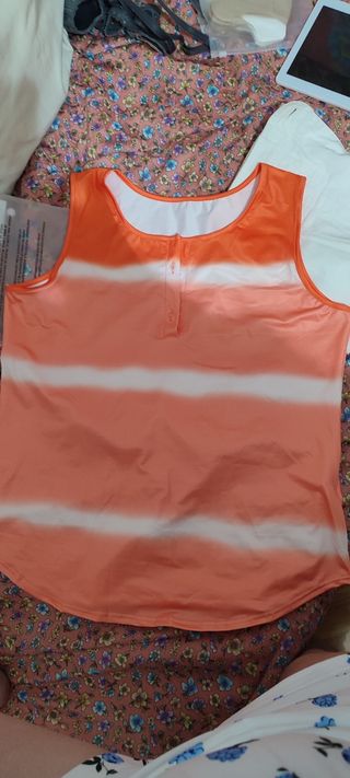 camisa tirantes y minifalda