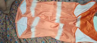 camisa tirantes y minifalda