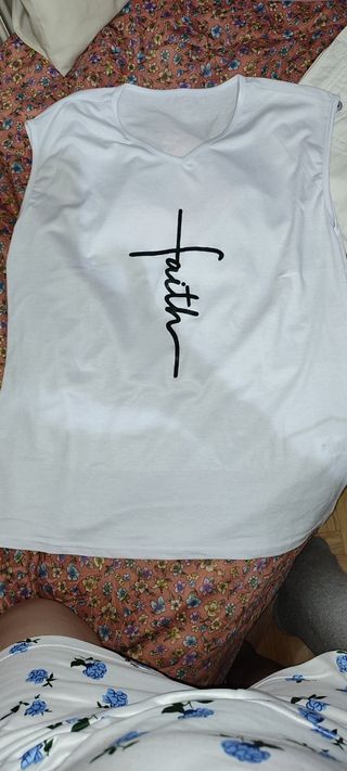 camisa tirantes y minifalda