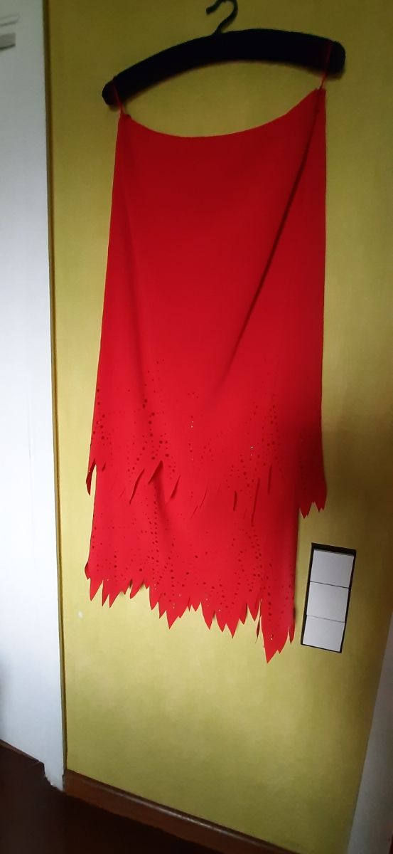 Falda roja de fiesta