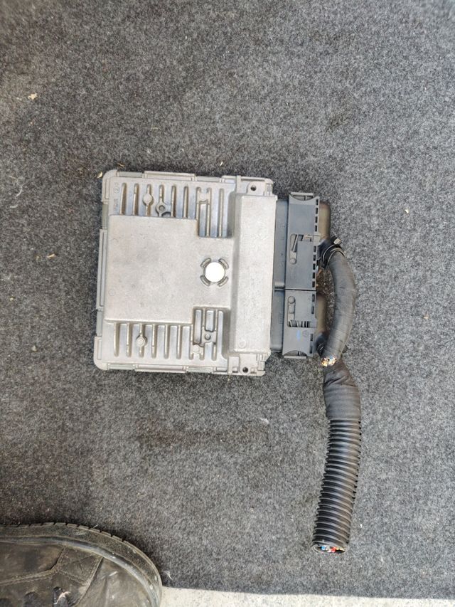 Centralita VW Polo sport 1.2 tsi 03F906070GD