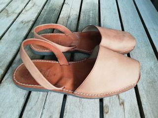 Menorquinas (sandalias) de cuero hechas en Menorca