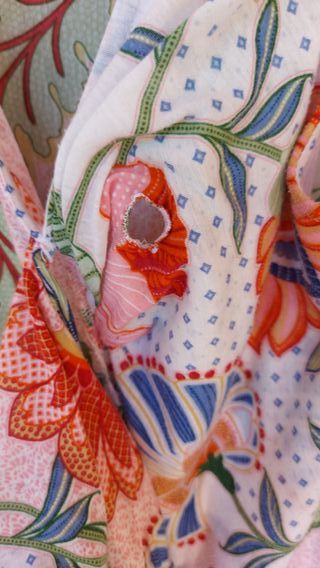 Top/camiseta estampado amplio sin mangas. Mango