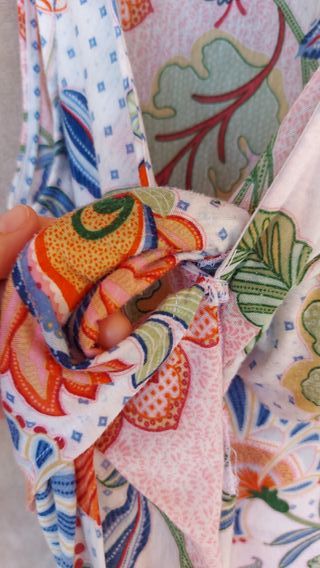 Top/camiseta estampado amplio sin mangas. Mango