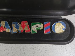 PINS PIN TRICAMPIO LETRAS SPORT NUEVOS EN CAJA