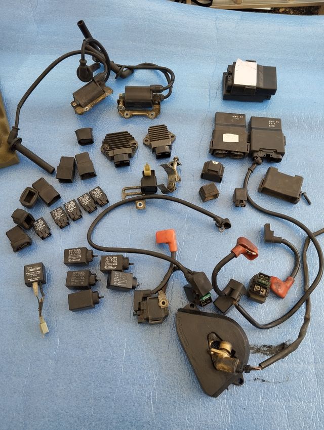 Relés, CDI, sensores, bobinas CBR 900