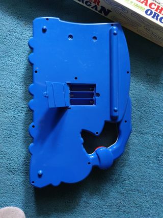 órgano (juguete) que enseña.