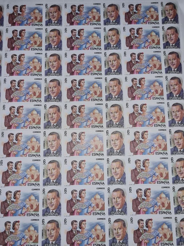 Francobolli collettivi. Sento delle offerte.