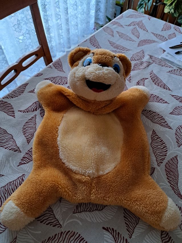 portapigiama beige a forma di orsetto