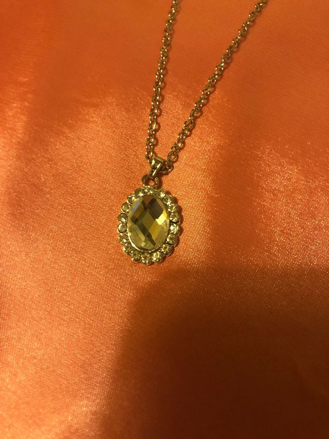 Colgante y pendientes