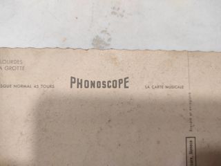 Disco de 45 rpm grabado en una postal de Lourdes