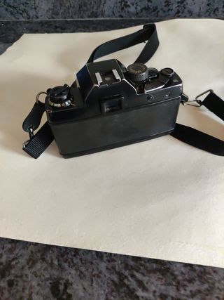 Cámara Contax RTS con objetivo Yashica 28 2'8