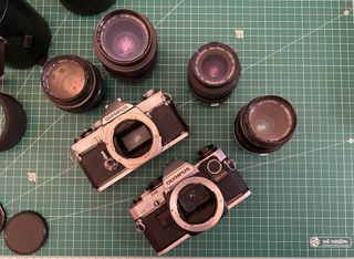 Cámara analógica Olympus OM-1 y OM10