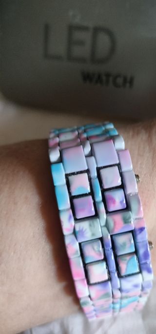 reloj digital de mujer