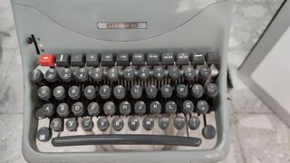 Máquina de escribir Hispano Olivetti Lexicon 80