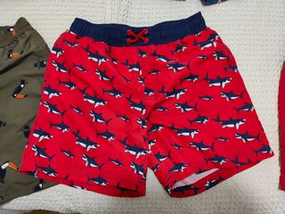 Bañadores niño 10-12 y 13-14.