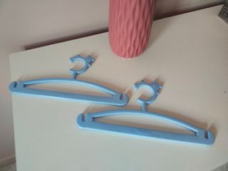 manta cuna más perchas