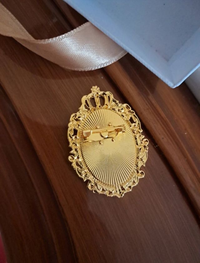 spilla nuova Madonna