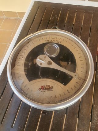 antigua bascula para mercado restaurar