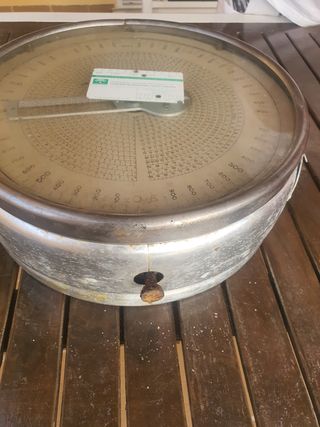 antigua bascula para mercado restaurar