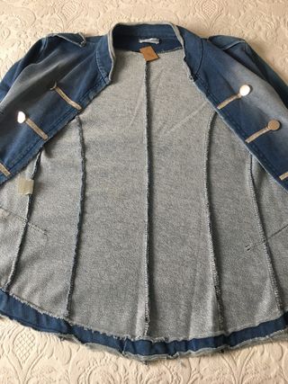 Chaqueta tipo vaquera de punto.Talla Única. 20€