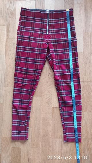 Pantalon cuadro escocés rojo de Zara ( Talla M )