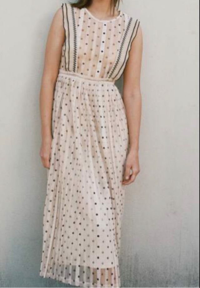 Vestido de Zara con lunares